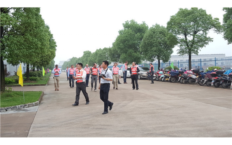 德國夏特集團董事成員及夏特全球總經理參觀公司